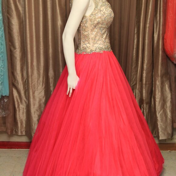 Dress - Picture 9 of 9